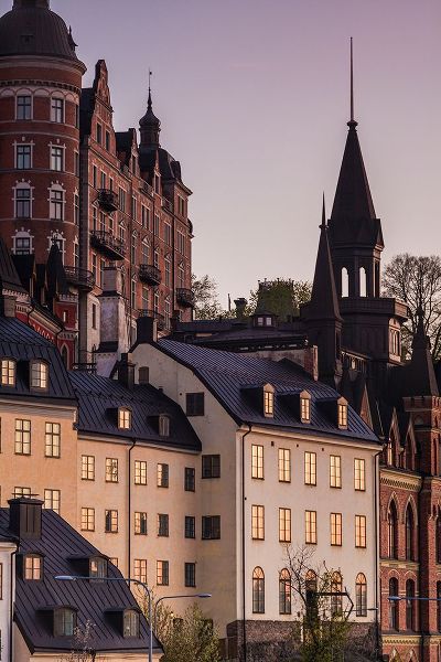 Bibikow, Walter 아티스트의 Sweden-Stockholm-view towards Sodermalm neighborhood-sunset작품입니다.